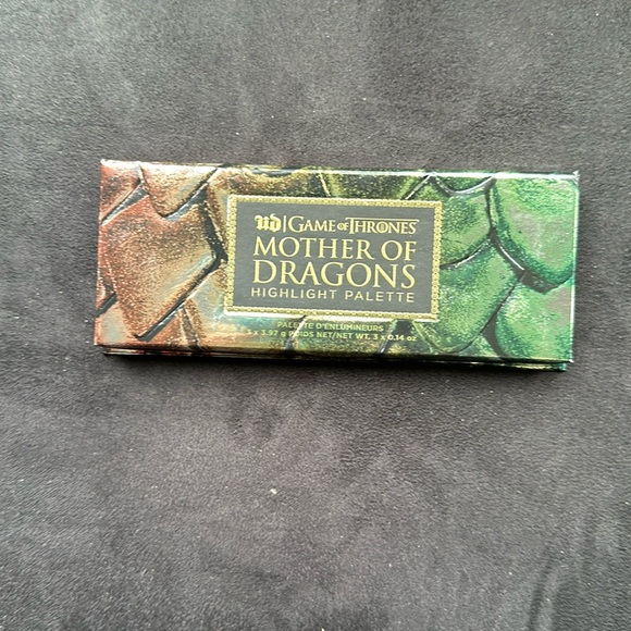 Urban Decay x Game Of Thrones Mother of Dragons highlighter palette - Picture 1 of 3